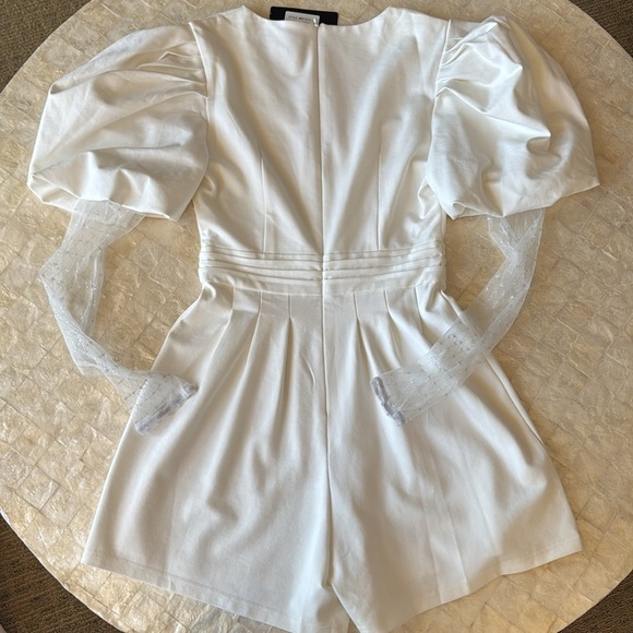 CHIC LONG SLEEVE WITH PUFF SLEEVE PLEATED FRONT ROMPER WHITE NEW NWT SZ S mesh - Picture 9 of 12